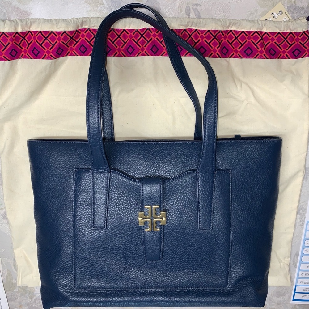 Tory Burch Meyer Plaque Tote in leather, navy